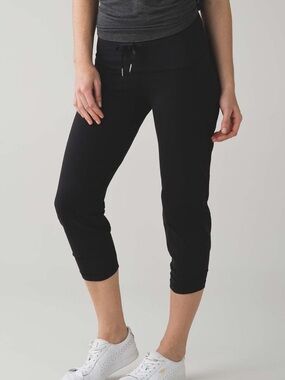 Lululemon Shake It Out Crop